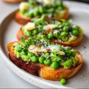 Delicious pea bruschetta with fresh ingredients and vibrant flavors.