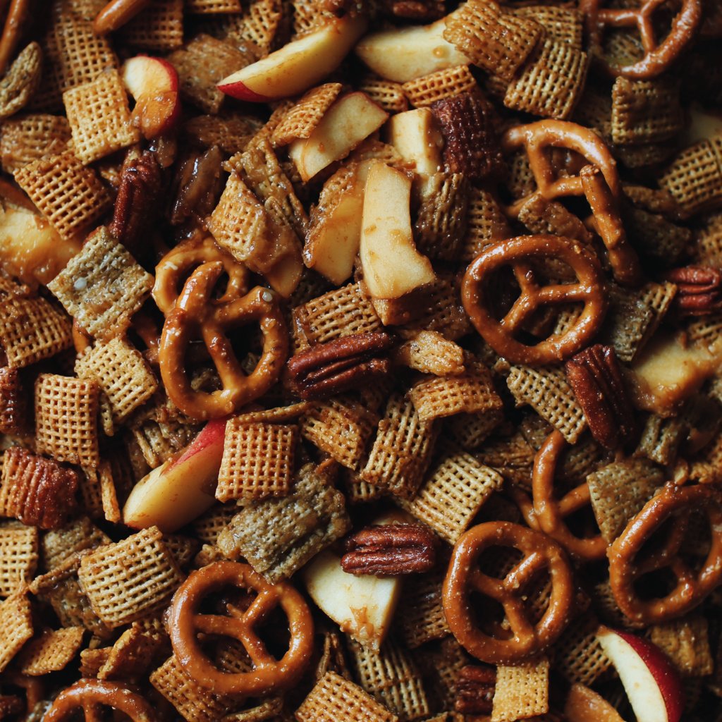 Fall Caramel Apple Chex Mix